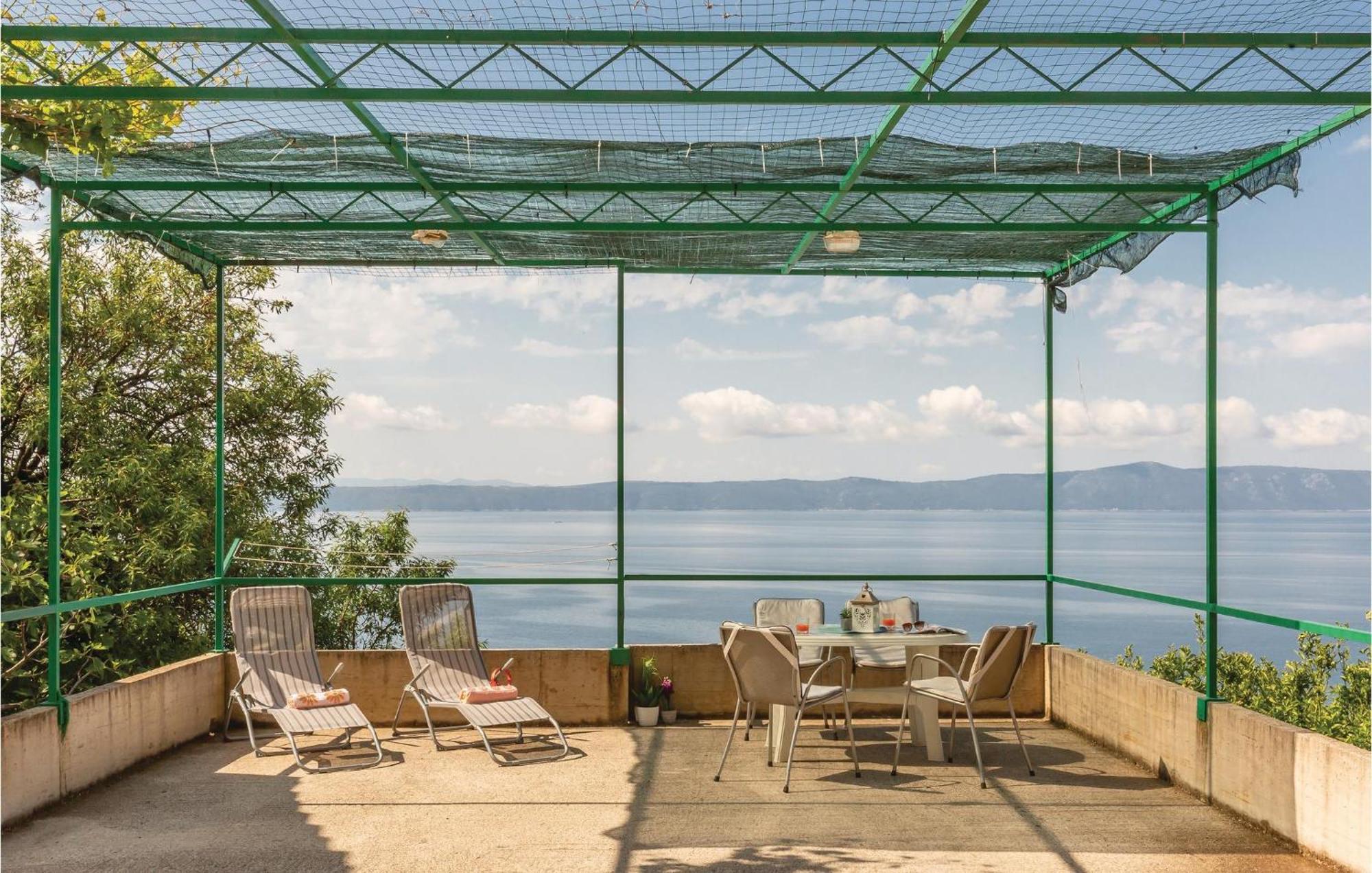 Awesome Home In Podgora With Kitchen Exterior foto